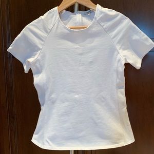 4/$20 - Aritzia/Babaton t-shirt with back zip